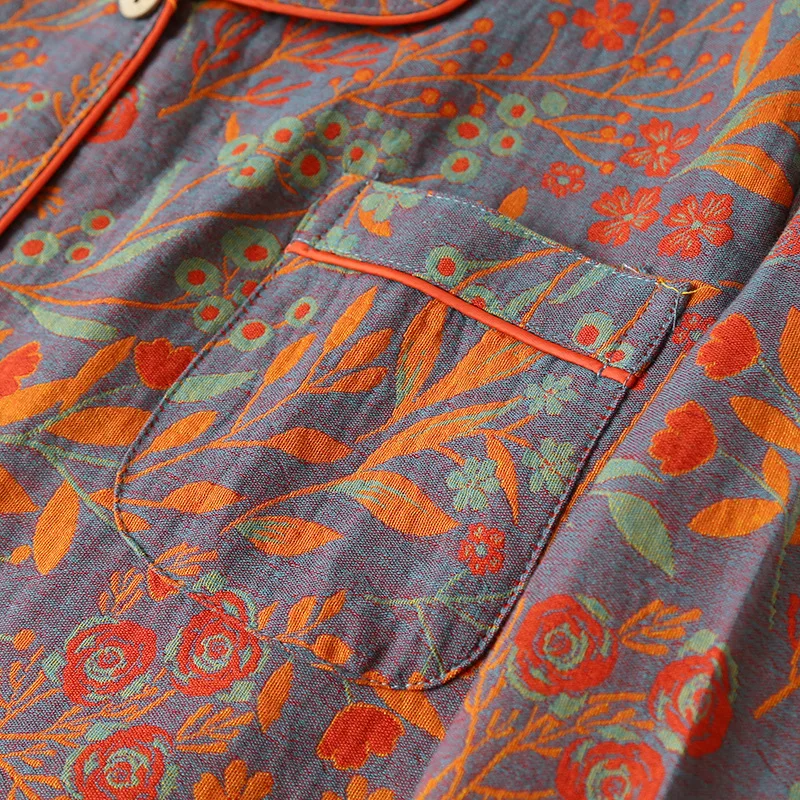 Pyjama de nuit à fleurs sauvages