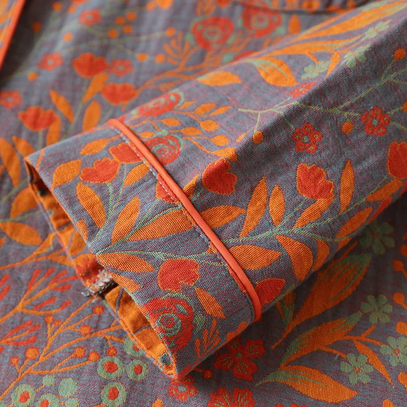 Pyjama de nuit à fleurs sauvages