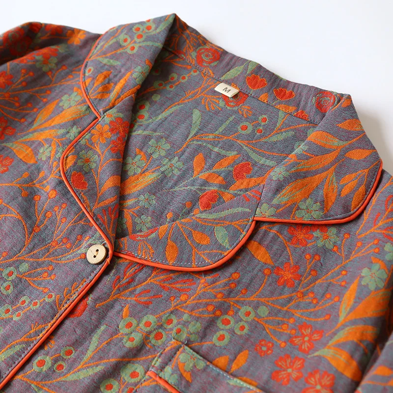 Pyjama de nuit à fleurs sauvages